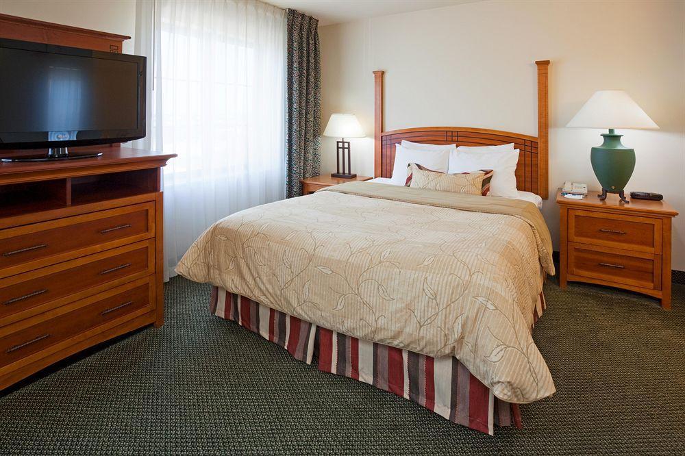 Staybridge Suites Madison - East, An Ihg Hotel Extérieur photo