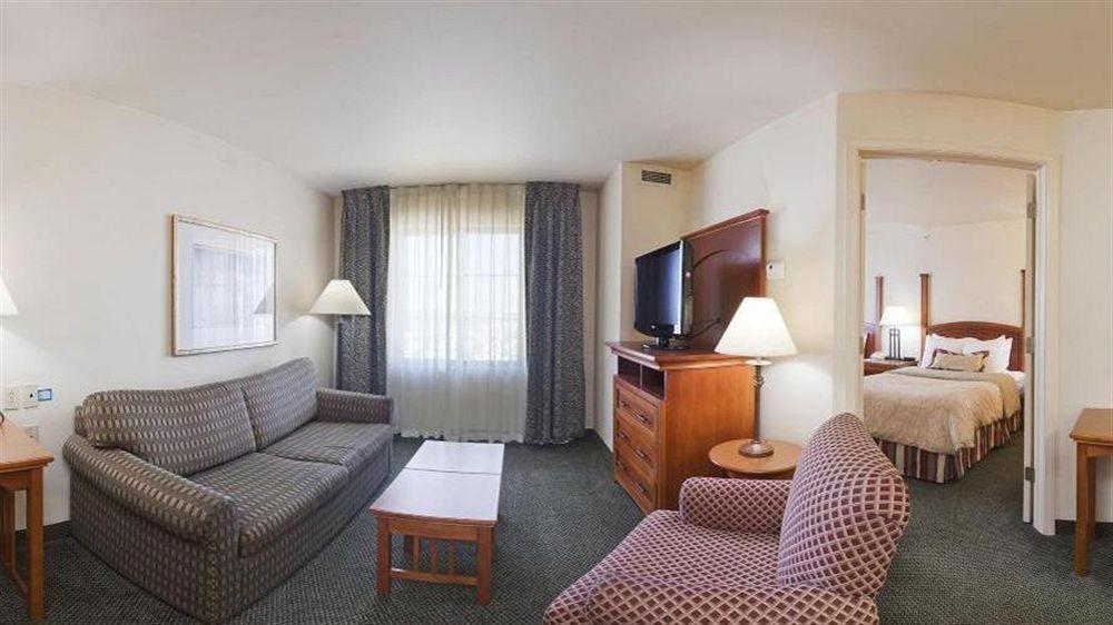 Staybridge Suites Madison - East, An Ihg Hotel Extérieur photo