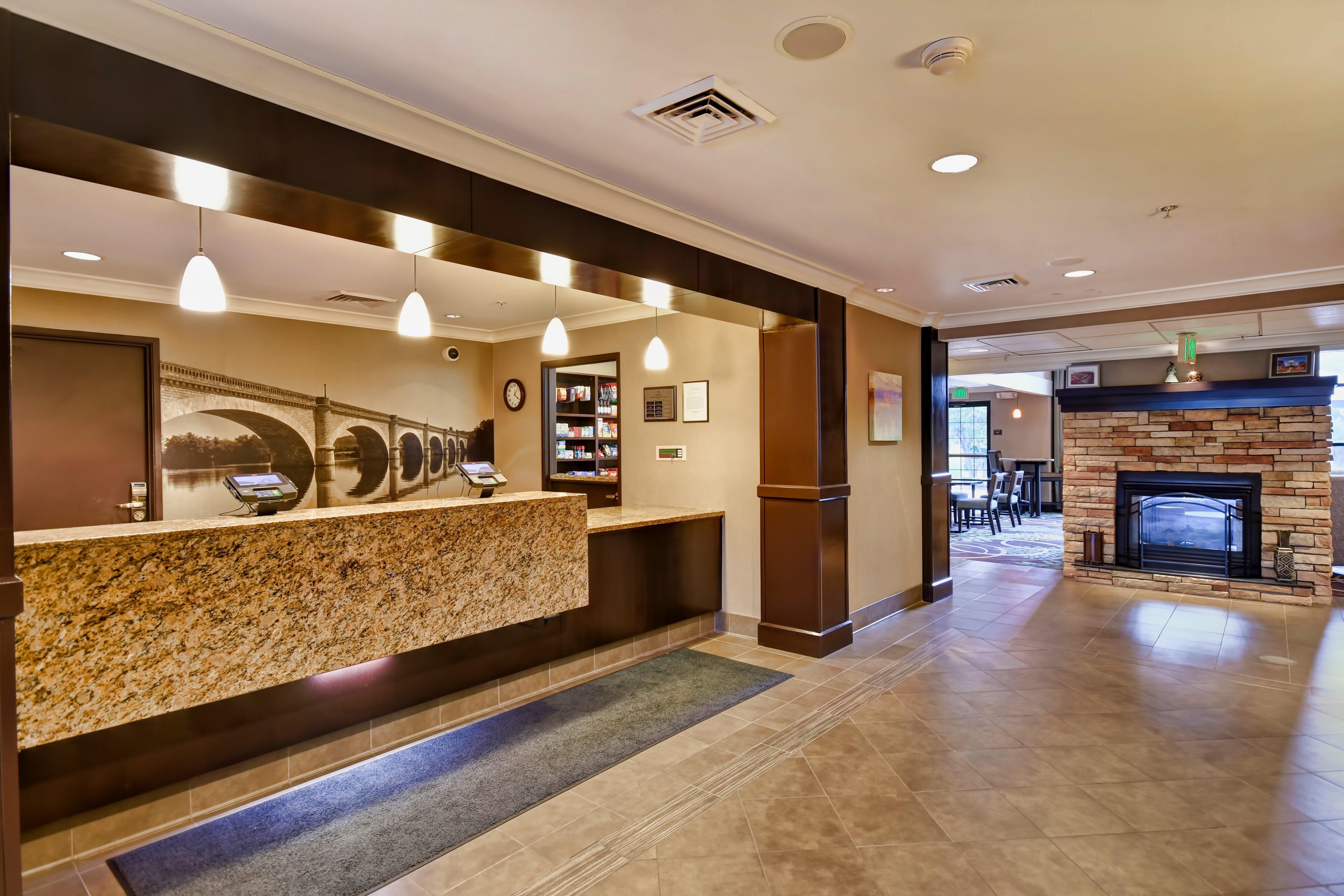 Staybridge Suites Madison - East, An Ihg Hotel Extérieur photo