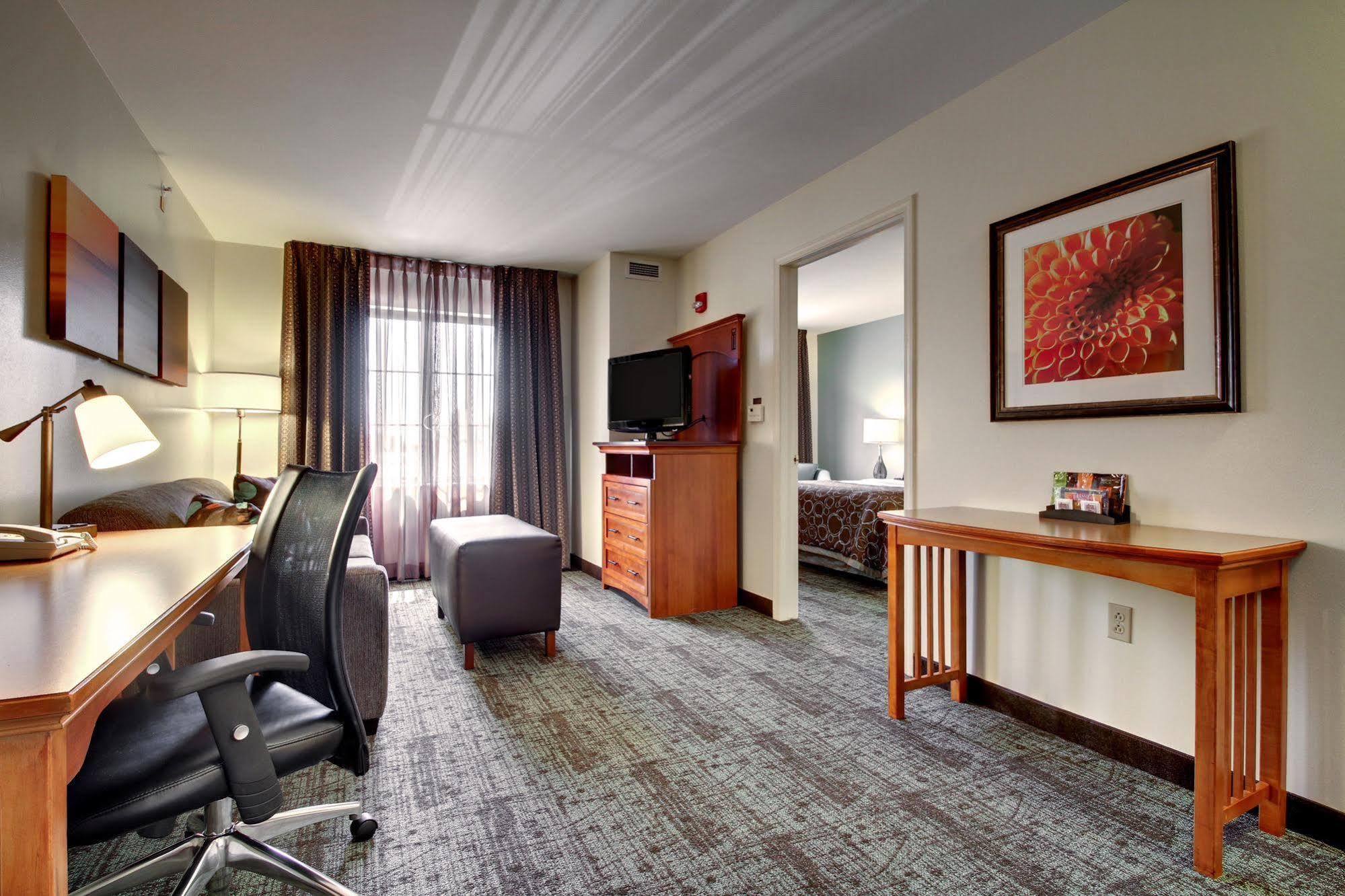 Staybridge Suites Madison - East, An Ihg Hotel Extérieur photo